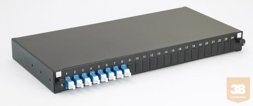 Optikai patch panel 1U SM LC duplex 24 port, 8 LC duplex toldóval töltve (200-472) EXCEL