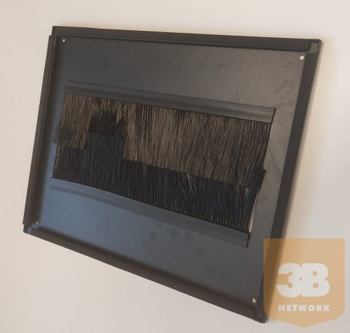 Great Lakes BPB60 Alsó fedő panel Kefés kábelbevezetés 600mm ES szekrényhez