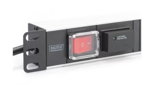 Digitus 7 aljzatos 19" rack PDU túlfesz védett