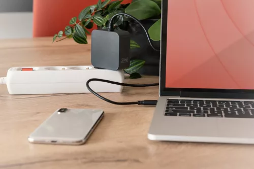 DIGITUS DA-10071 USB-C 65W univerzális notebook/okostelefon/tablet töltő adapter