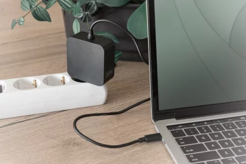 DIGITUS DA-10071 USB-C 65W univerzális notebook/okostelefon/tablet töltő adapter