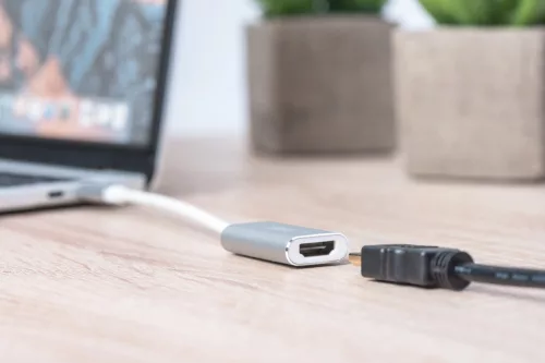 DIGITUS DA-70836 USB-C Gen 3.2 HDMI 4K UHD 60Hz 15cm alumínium ezüst grafikus adapter