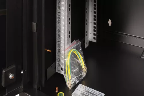 DIGITUS Unique DN-19 07-U-SW 19" 7U 420x600x450mm lapraszerelt üvegajtós fekete fali rack szekrény