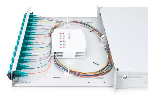 DIGITUS DN-96331/3 19" 1U 12xLC duplex OM3 toldóval pigtaillel és kötőkazettával szerelt optikai patch panel