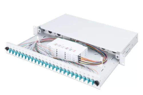 DIGITUS DN-96332/3 19" 1U 24xLC duplex OM3 toldóval pigtaillel és kötőkazettával szerelt optikai patch panel