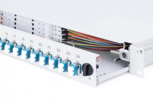DIGITUS DN-96332/9 19" 1U 24xLC duplex OS2 toldóval pigtaillel és kötőkazettával szerelt optikai patch panel